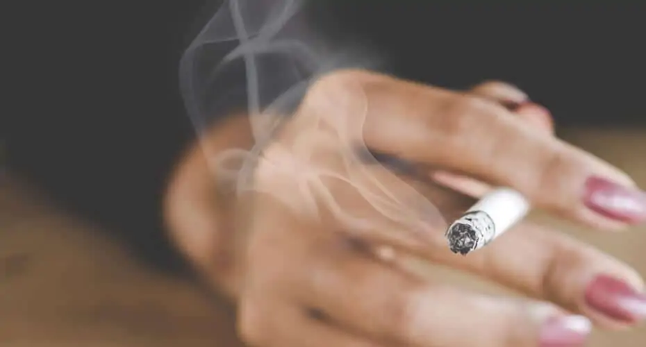 Zigarette-in-Hand
